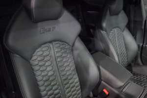 アウディ RS7