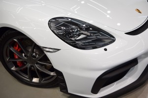 ポルシェ ケイマン GT4