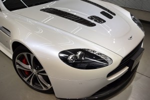 アストンマーティン V12 ヴァンテージ