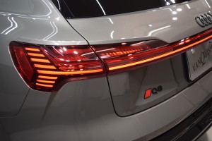 アウディ Q8 E-tron