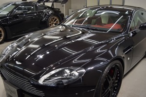アストンマーティン  V8ヴァンテージ