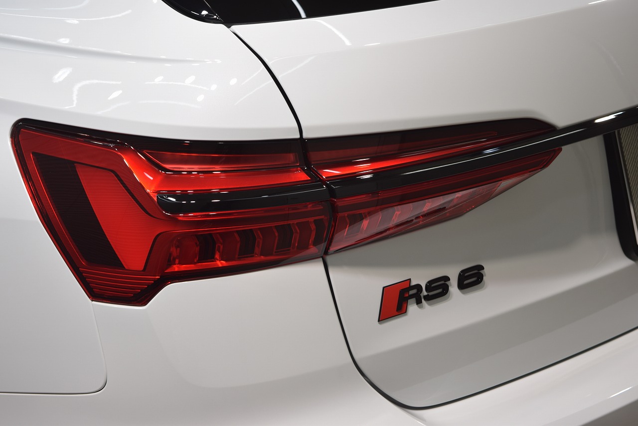 アウディ RS6